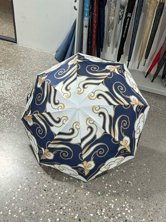 5,000 Umbrellas Packed for Japan in 10 Days